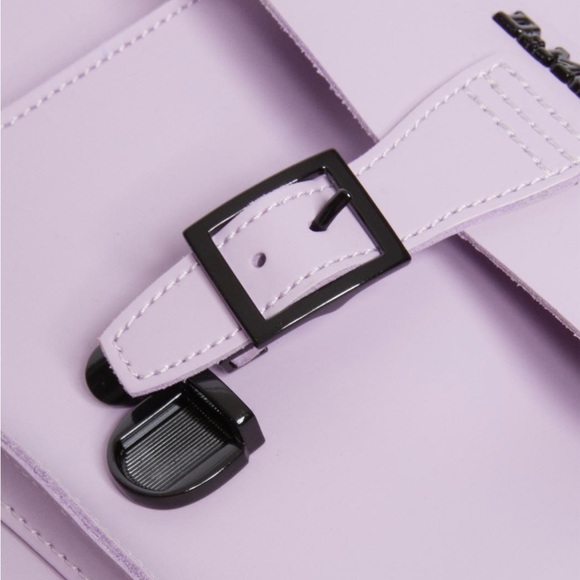 💜NWT Dr Martens Lilac Heart Shaped Leather Backpack 💜 - Picture 10 of 10